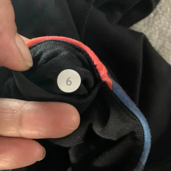 Lululemon gather and crow crop - Picture 7 of 8